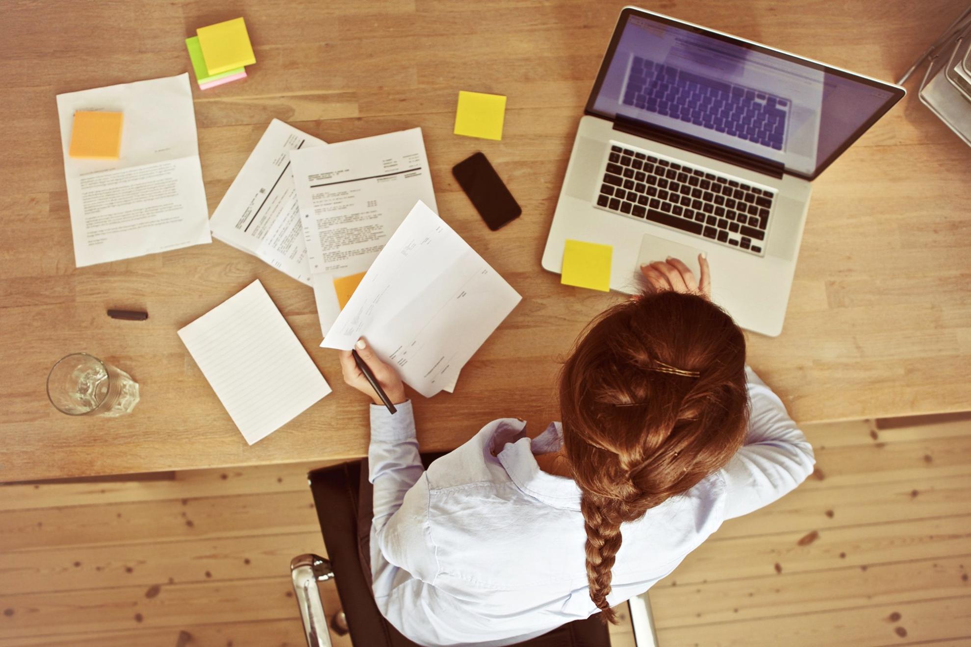 Dashboard con indicadores de rendimiento SEO